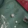 Winter Snowflake Charm Long Chain Sweater Necklace Dainty Cubic Zirconia Snowflake Pendant Necklace Silver Trendy Christmas Jewelry for Women Elegant Y Chain Jewelry